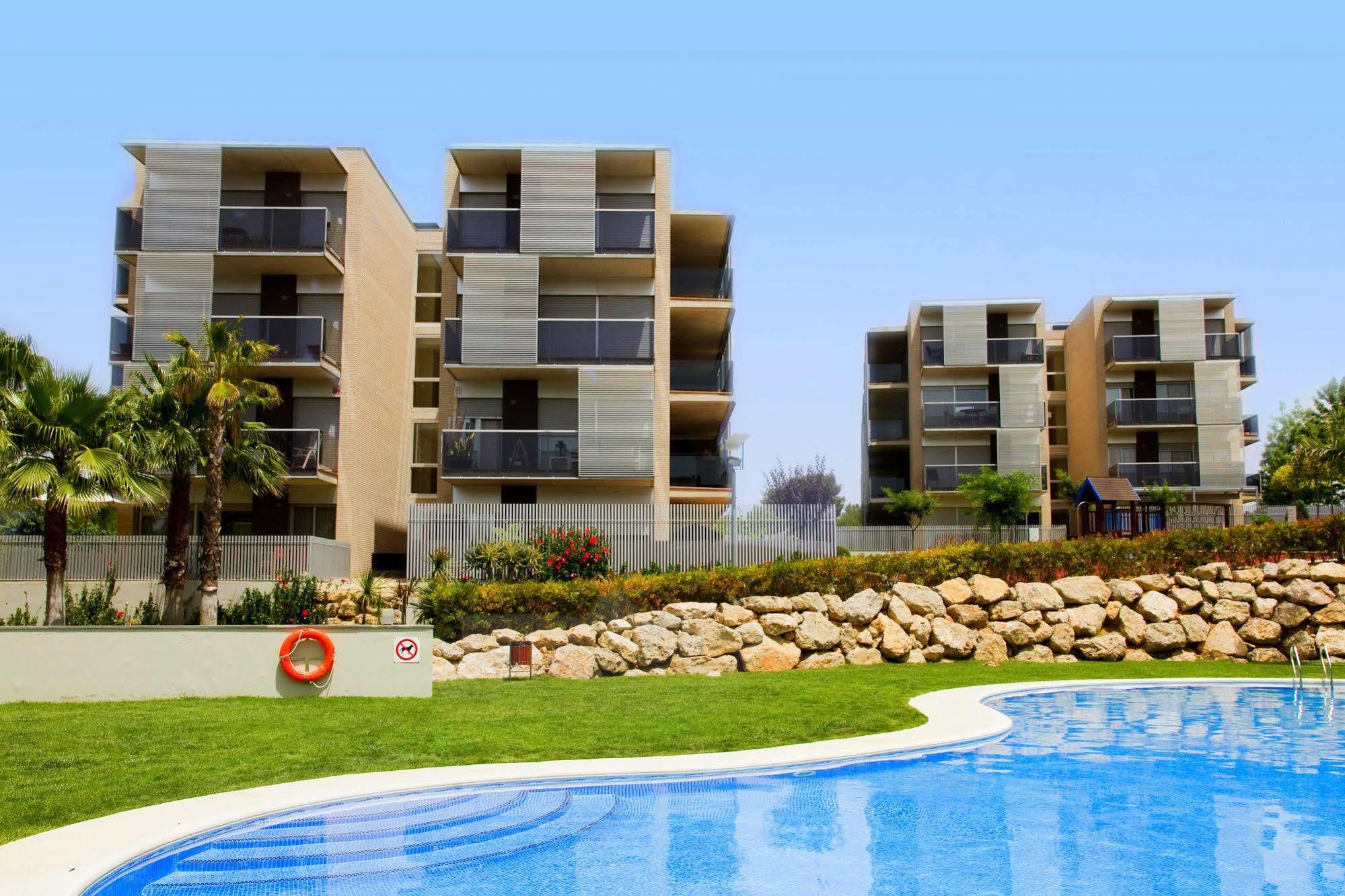 Paradise Village Litoral Costa Dorada 살루 외부 사진
