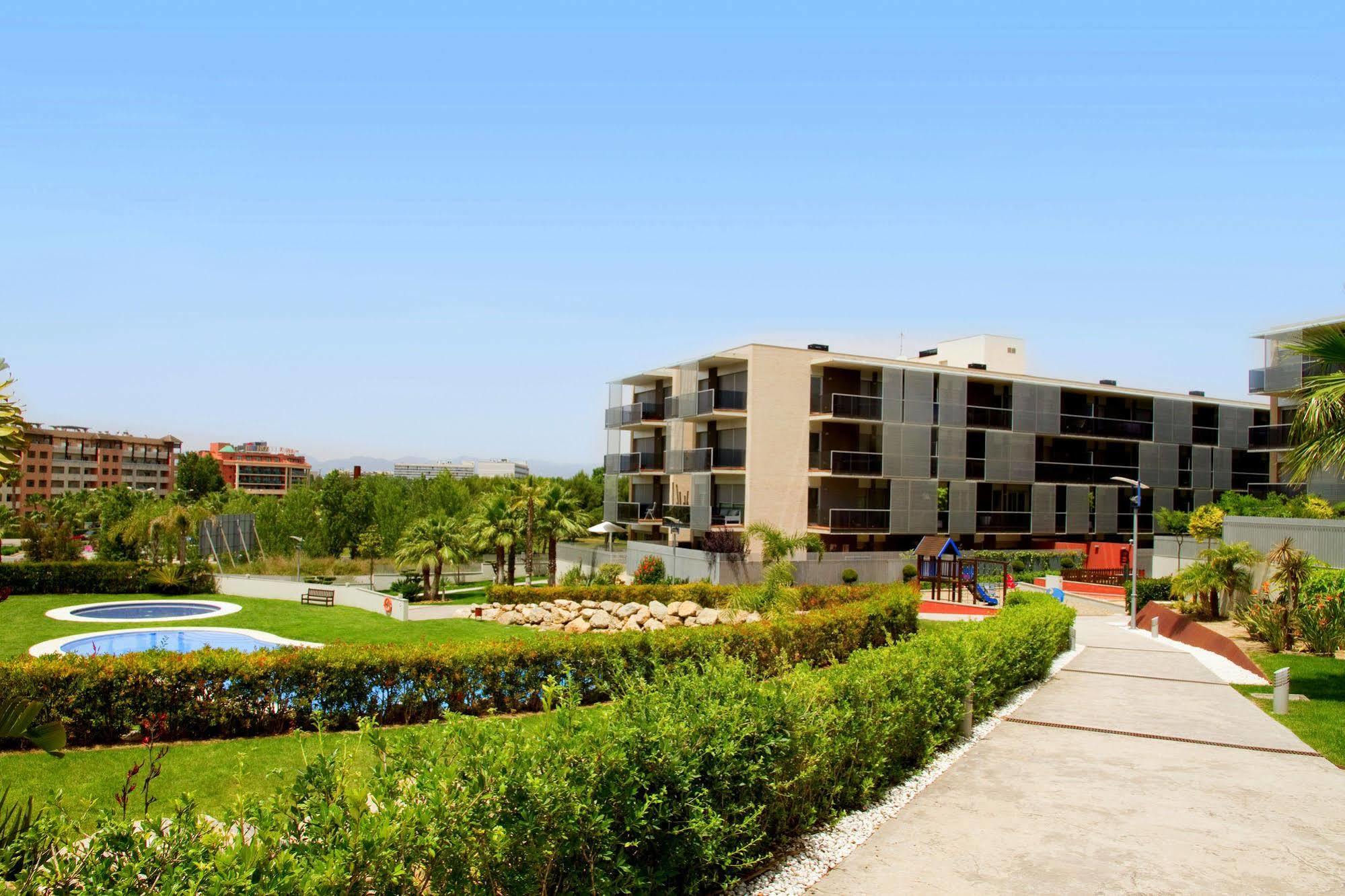 Paradise Village Litoral Costa Dorada 살루 외부 사진