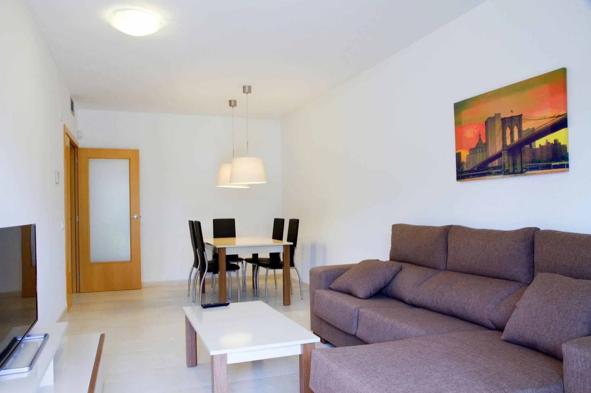 Paradise Village Litoral Costa Dorada 살루 외부 사진