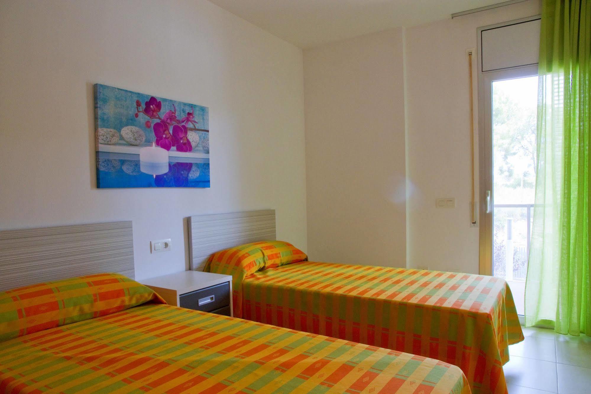 Paradise Village Litoral Costa Dorada 살루 외부 사진