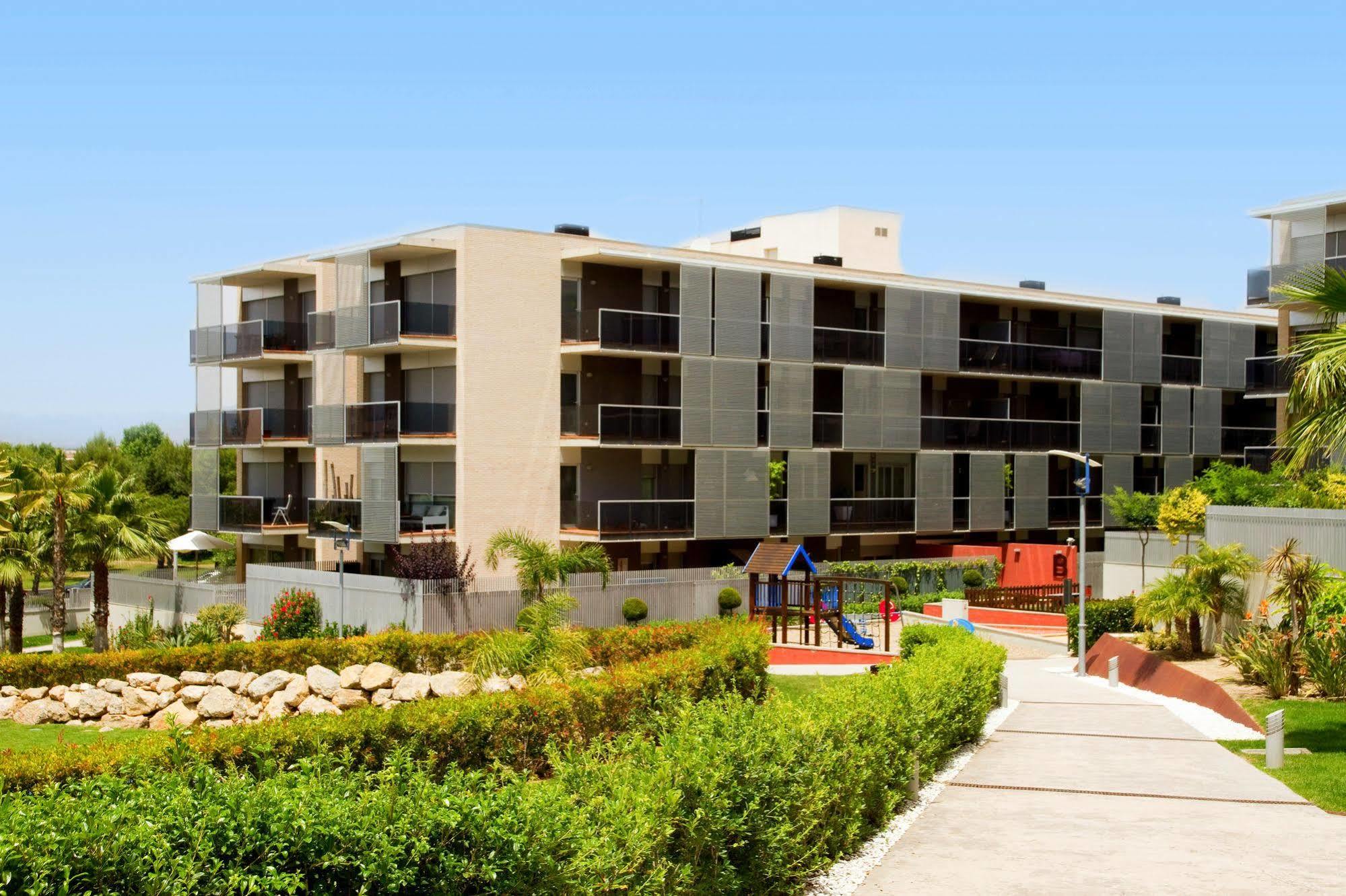 Paradise Village Litoral Costa Dorada 살루 외부 사진