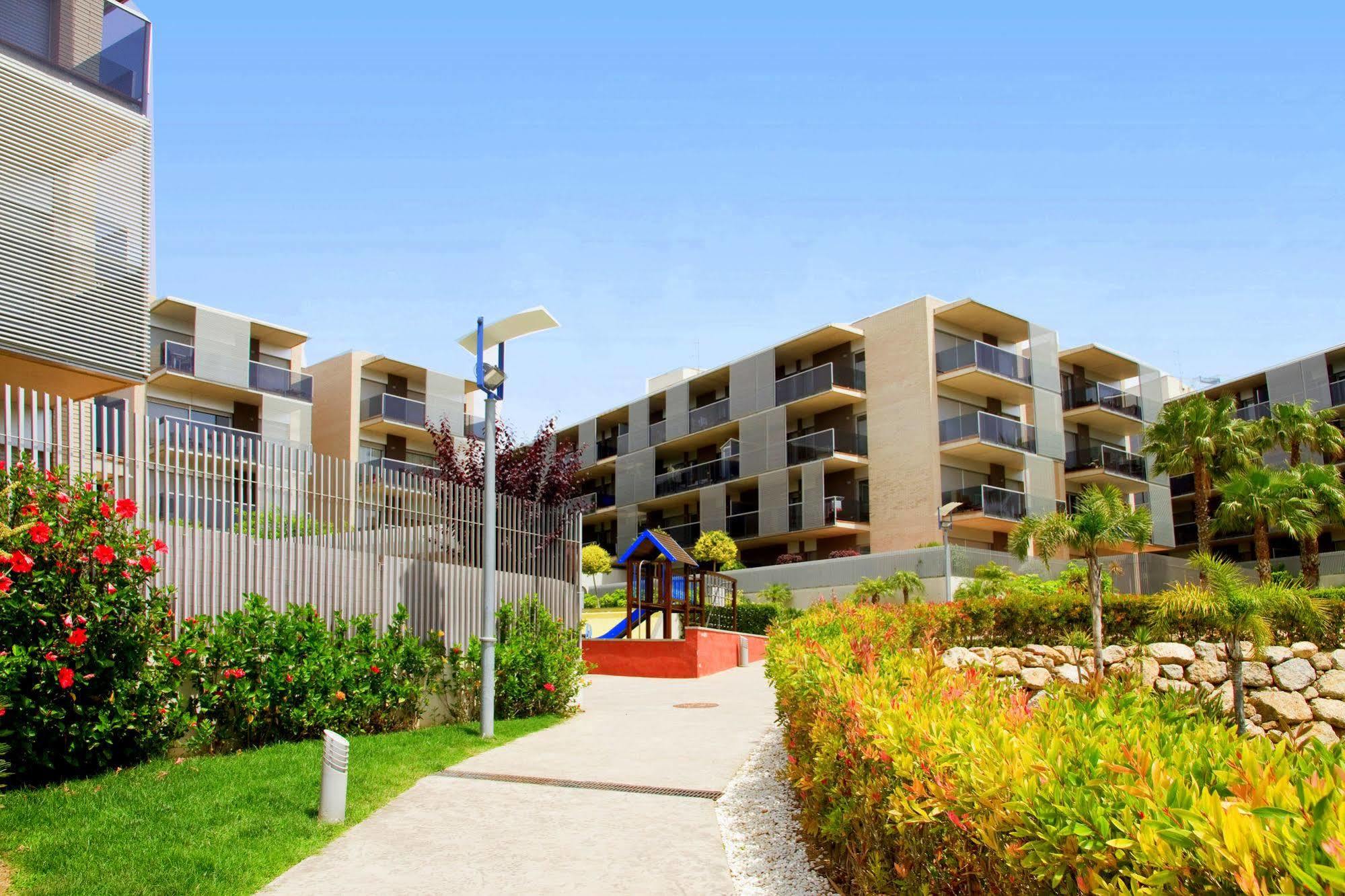 Paradise Village Litoral Costa Dorada 살루 외부 사진