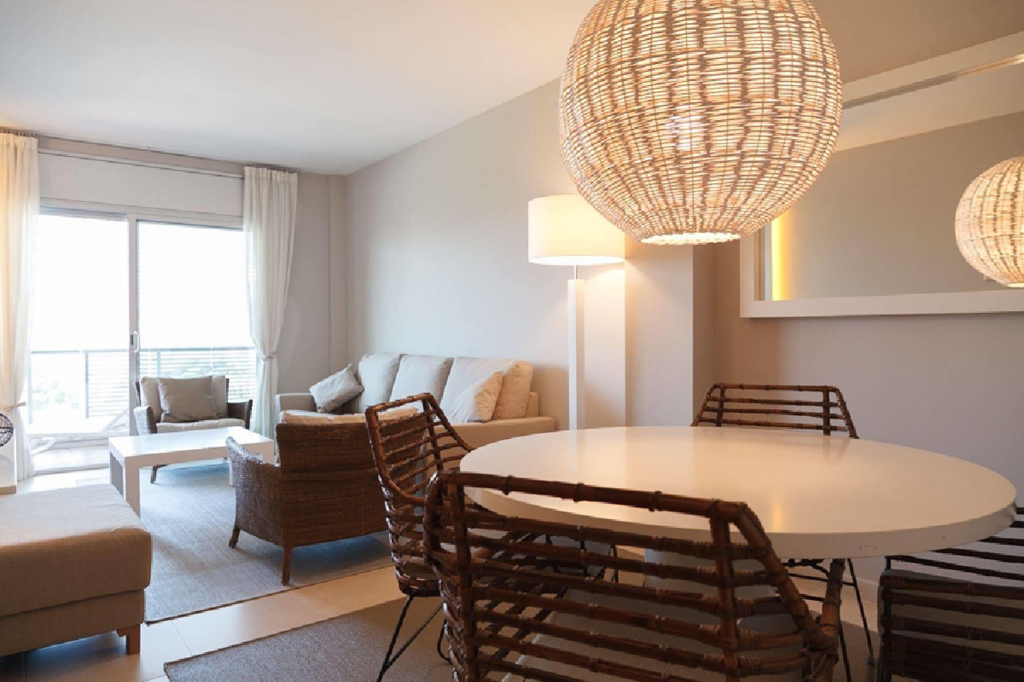 Paradise Village Litoral Costa Dorada 살루 외부 사진