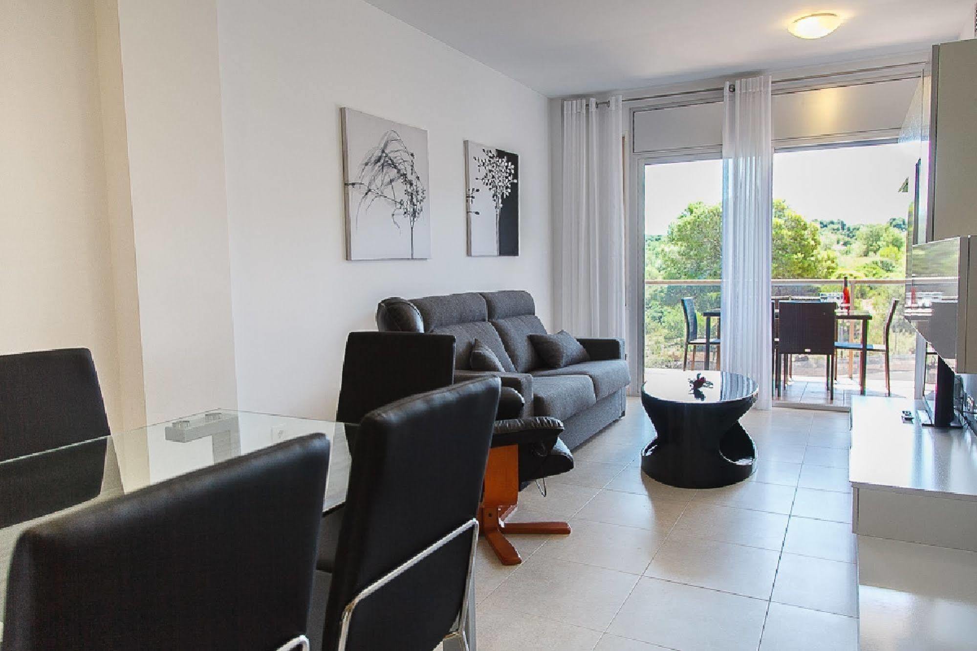 Paradise Village Litoral Costa Dorada 살루 외부 사진