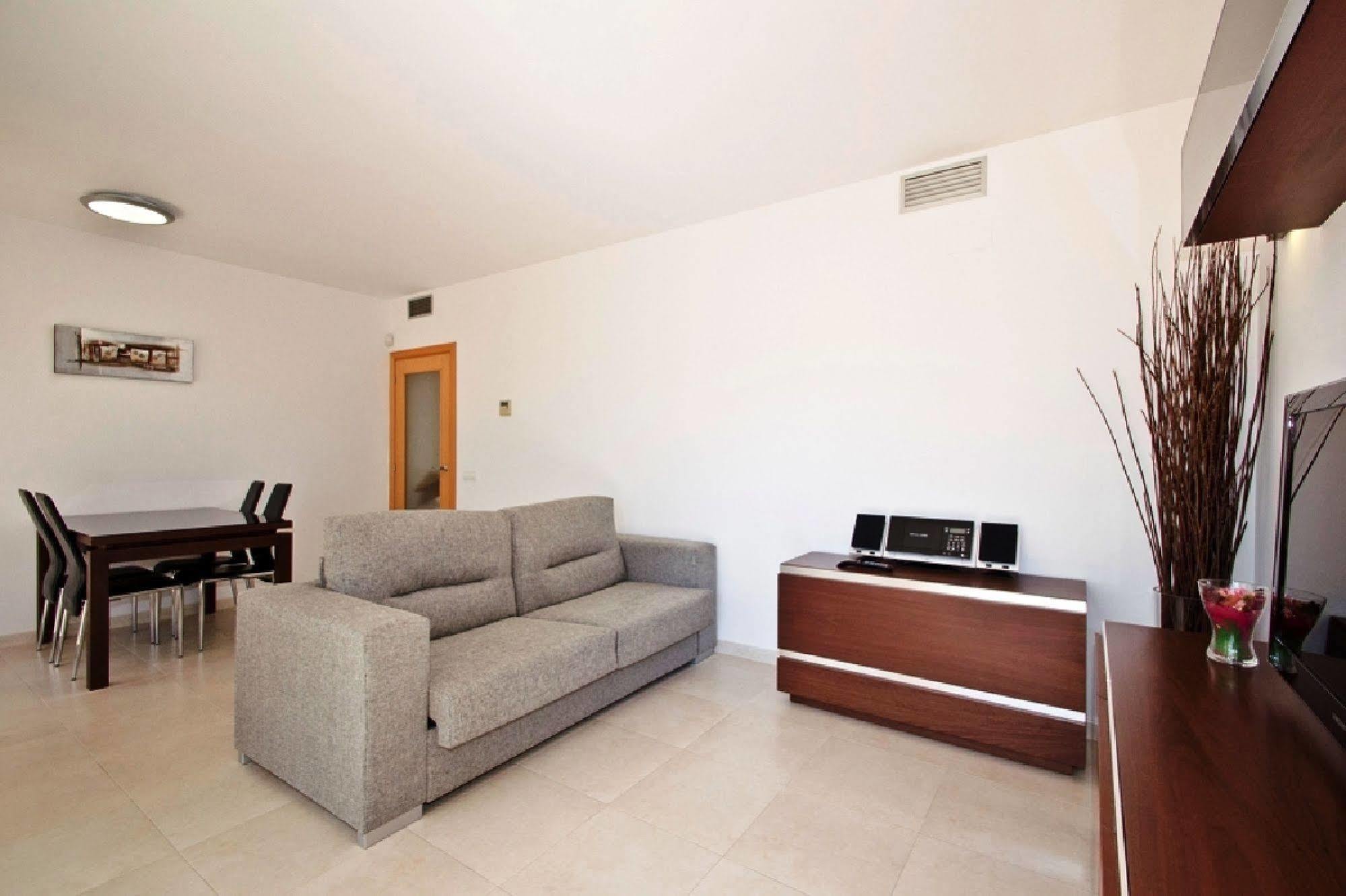 Paradise Village Litoral Costa Dorada 살루 외부 사진