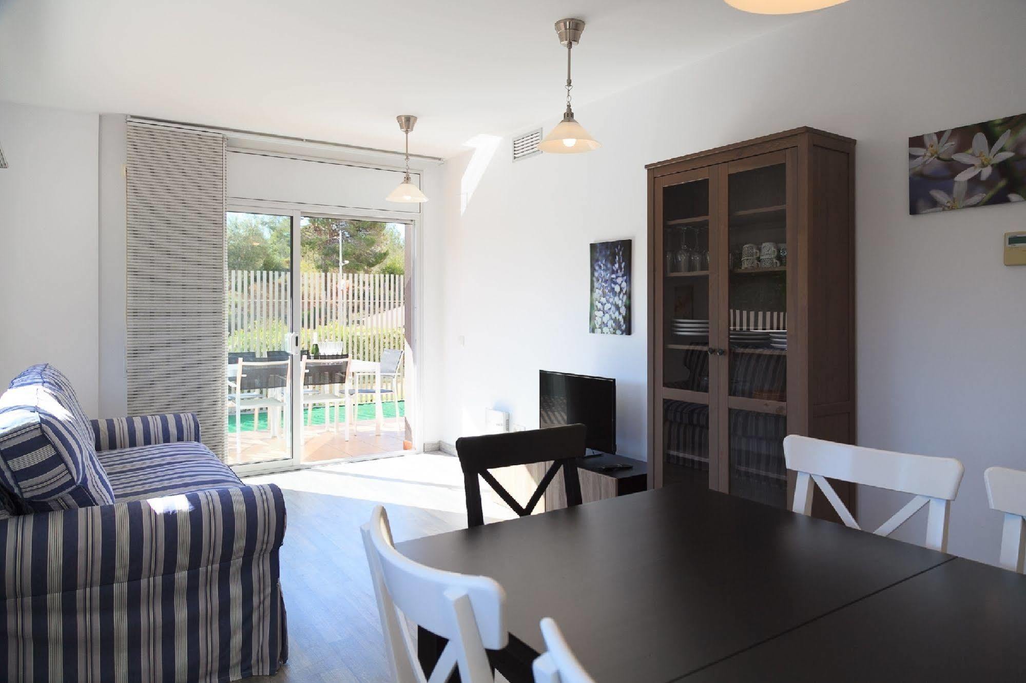 Paradise Village Litoral Costa Dorada 살루 외부 사진